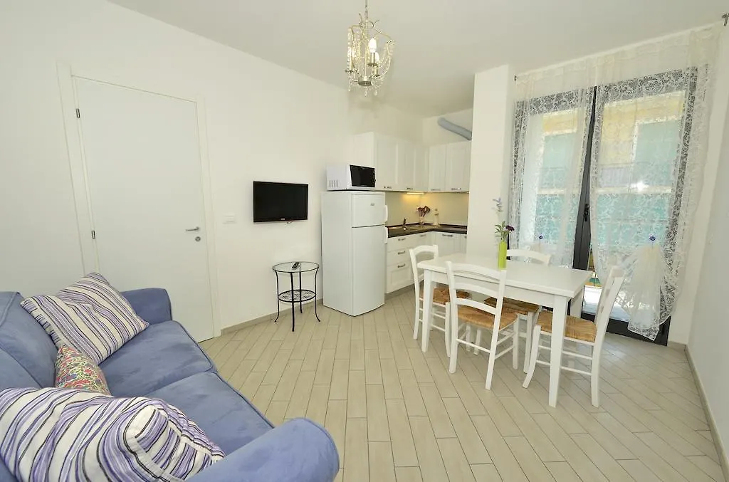 Residence Serenella Diano Marina 3*,